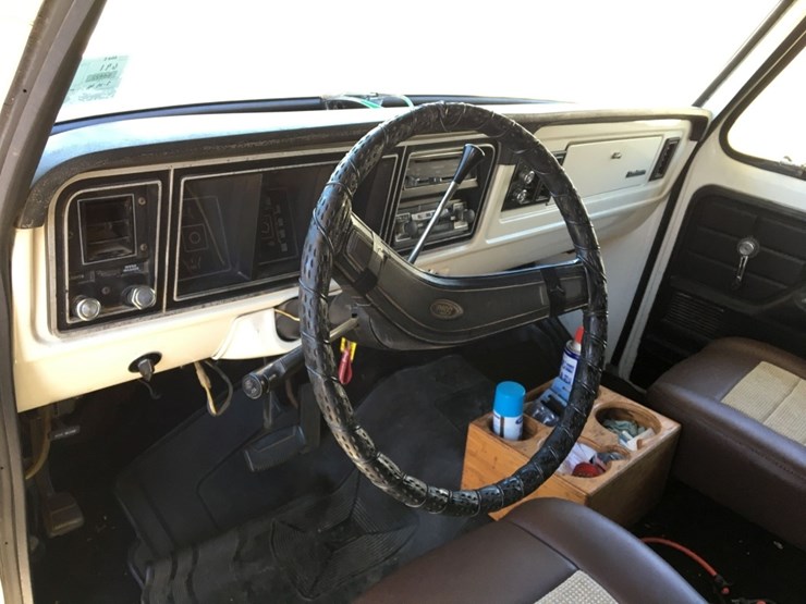 1976-ford-f350-image-9