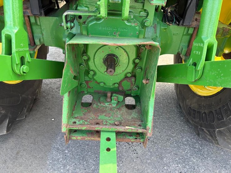 2018-john-deere-5045e-image-21