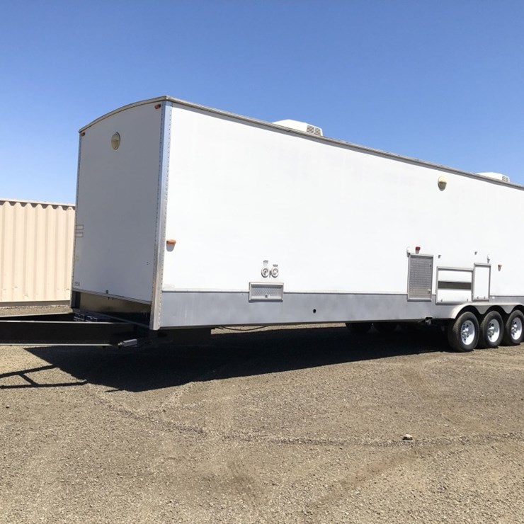 2015 Play-Mor 38ft Commercial Specialized Trailer,