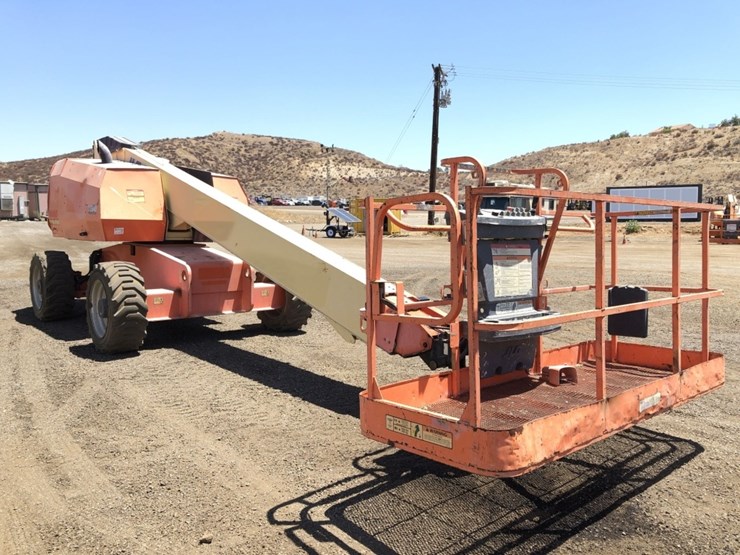 2011-jlg-600s-image-2