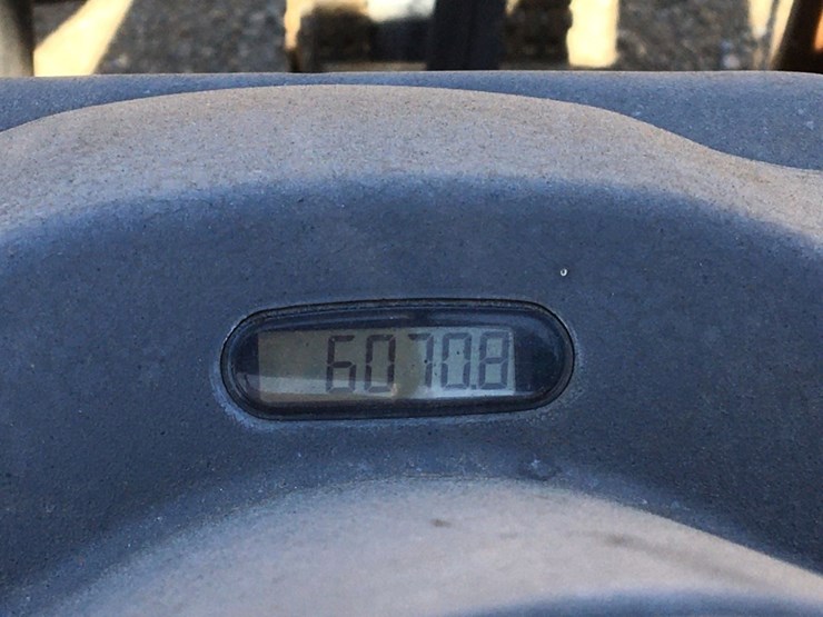 komatsu-fg25t-16-image-6
