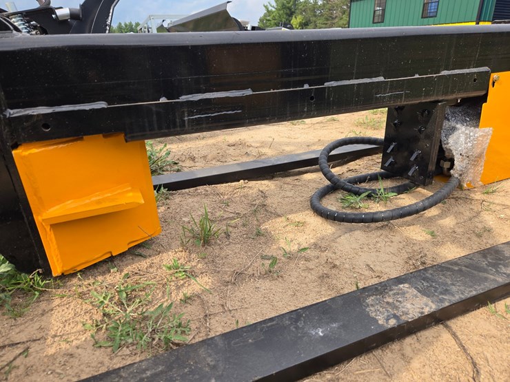 #2085-•-skid-steer-horizontal-log-splitter-image-4