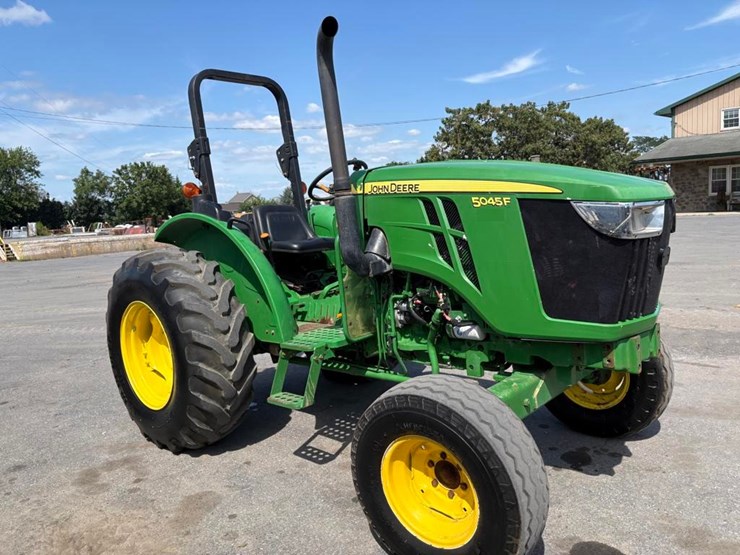 2018-john-deere-5045e-image-7