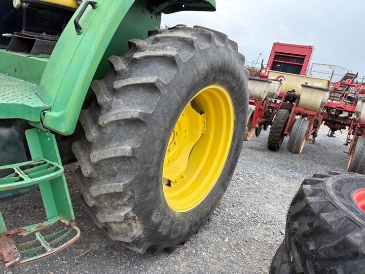 john-deere-6405-image-10