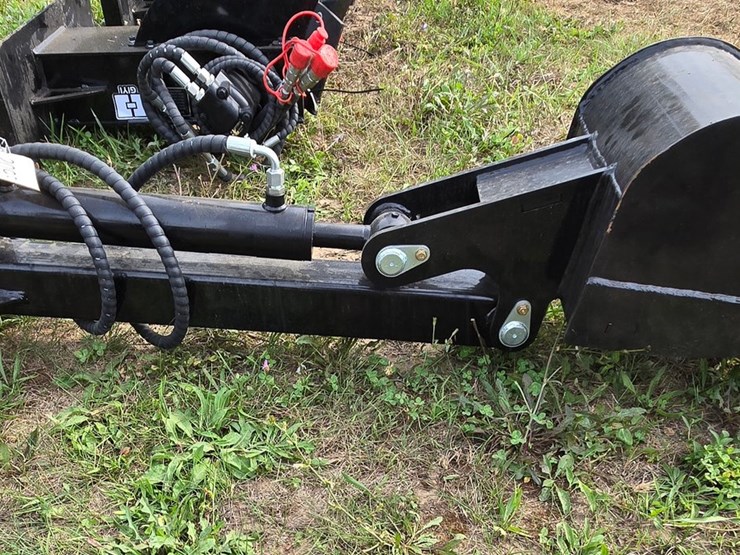 #2093-•-mini-skid-steer-backhoe-image-3