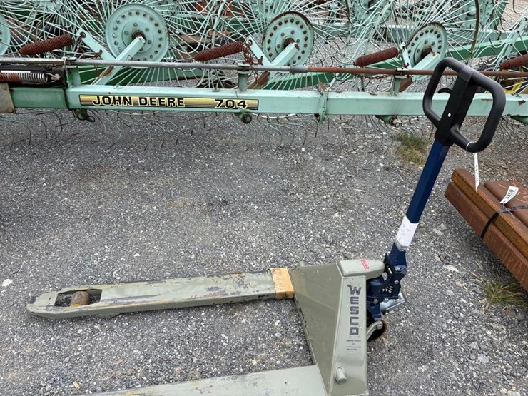 pallet-truck-image-2