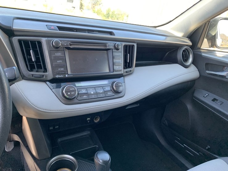 2015-toyota-rav4-image-7