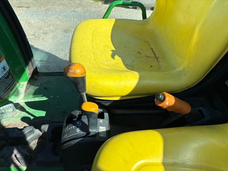 john-deere-gator-image-15