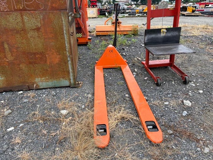 6ft-pallet-truck-image-2
