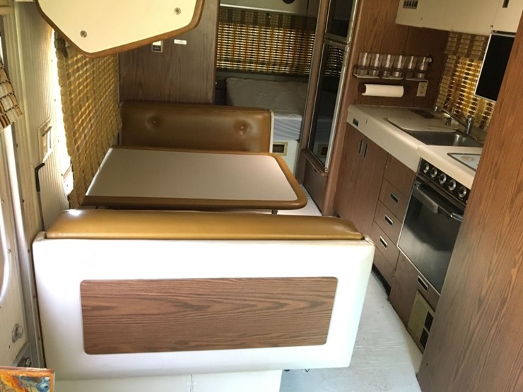 1977-blue-bird-wanderlodge-31ft-motor-home,-image-10