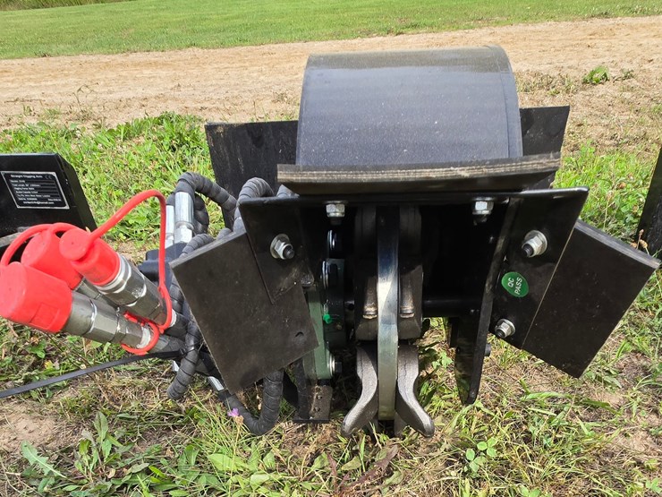 #2092-•-mini-skid-steer-stump-grinder-image-3