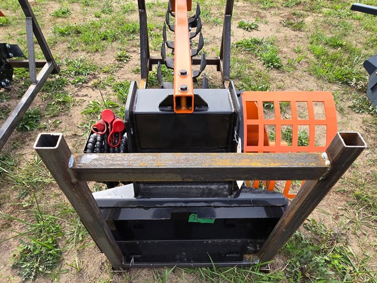 #2068-•-mini-trencher-39"-image-4