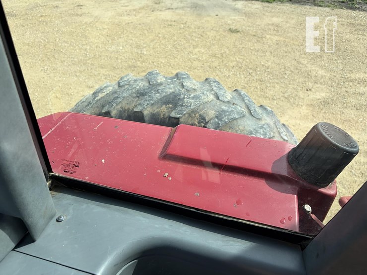 1992-case-ih-7110-image-41