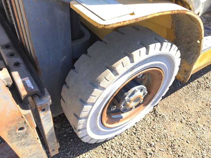 komatsu-fg25t-16-image-8