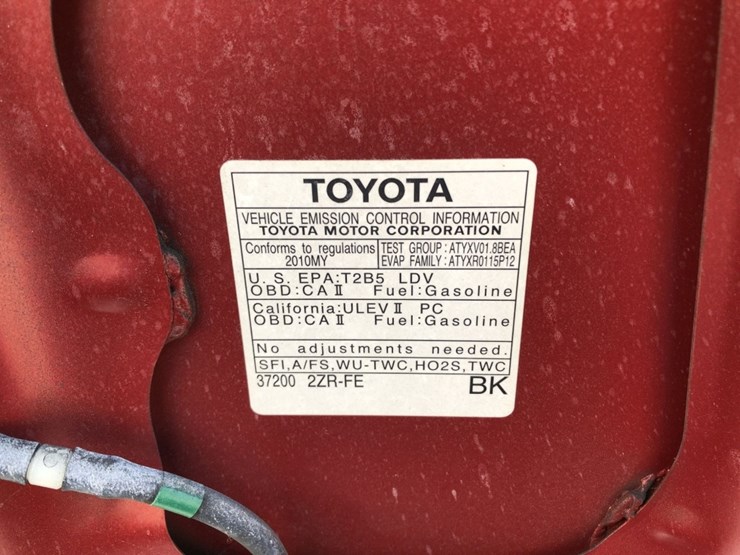 2010-toyota-corolla-le-sedan,-image-16