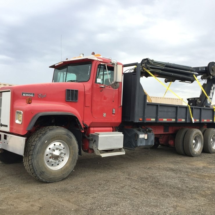 2005 INTERNATIONAL PAYSTAR 5000