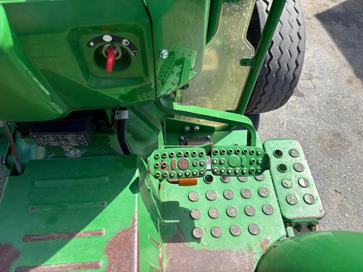 2018-john-deere-5045e-image-16