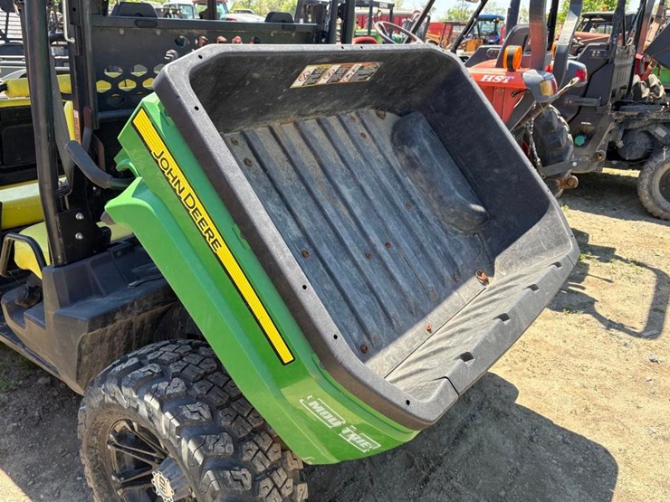 john-deere-gator-image-9