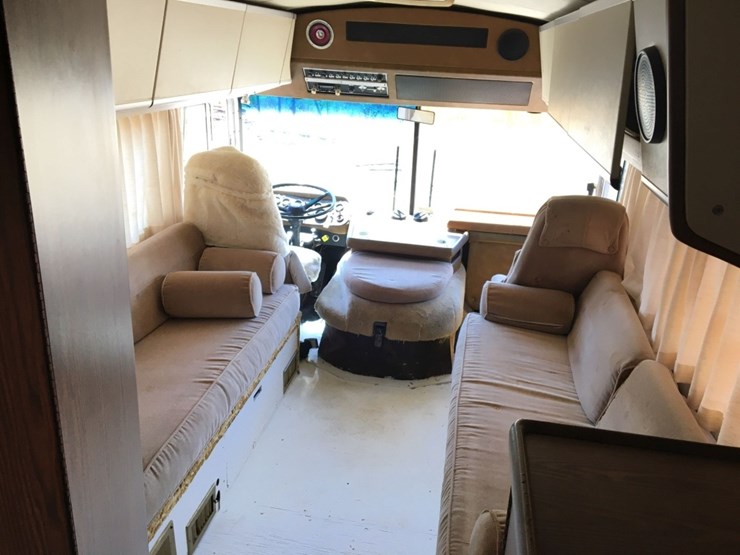 1977-blue-bird-wanderlodge-31ft-motor-home,-image-9