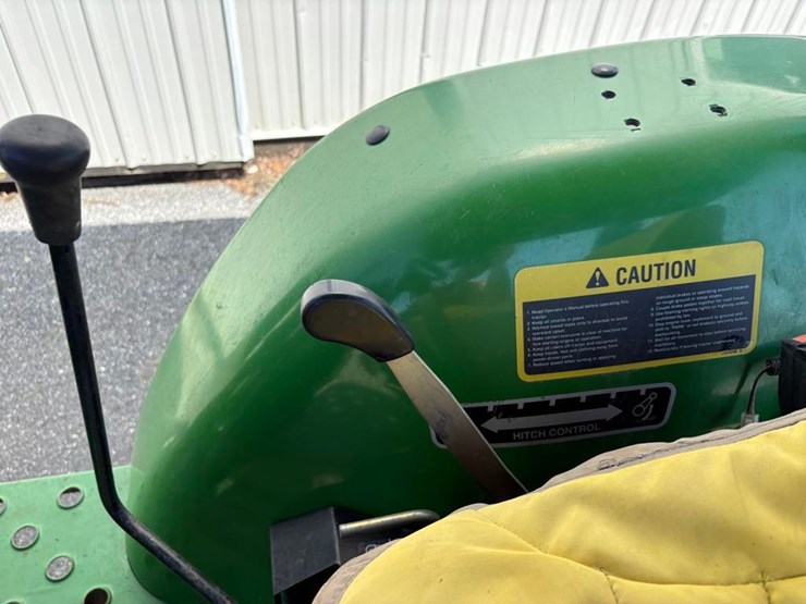 john-deere-3203-image-17