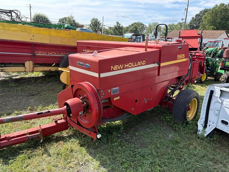 new-holland-565-image-8