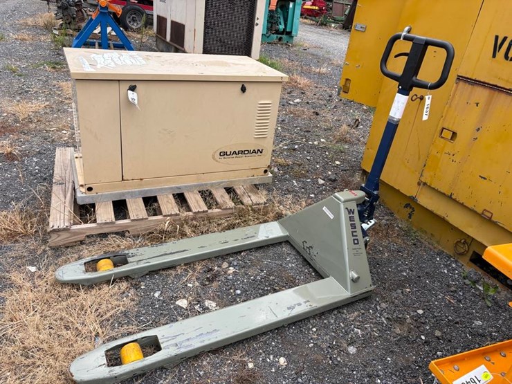 pallet-truck-image-1