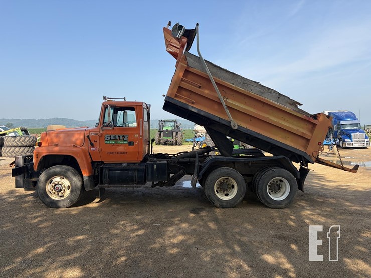 1996-ford-lt9000-image-2