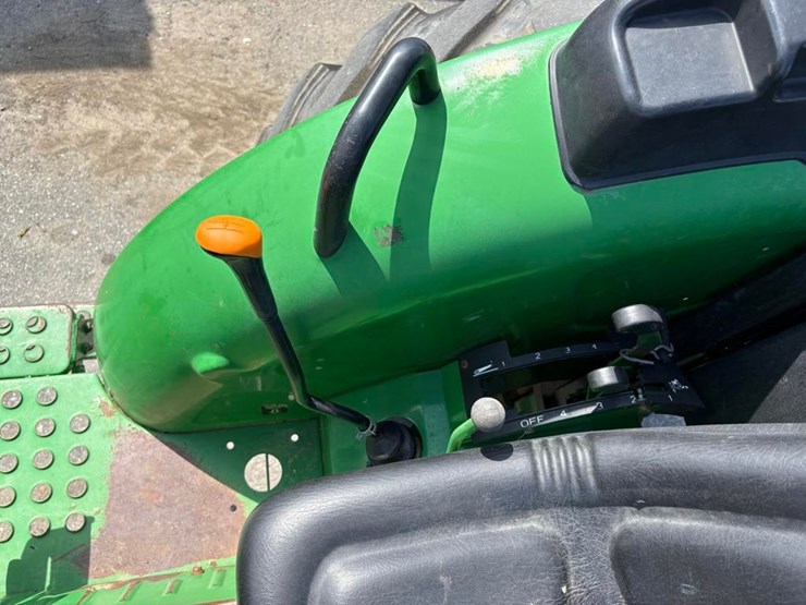 2018-john-deere-5045e-image-15