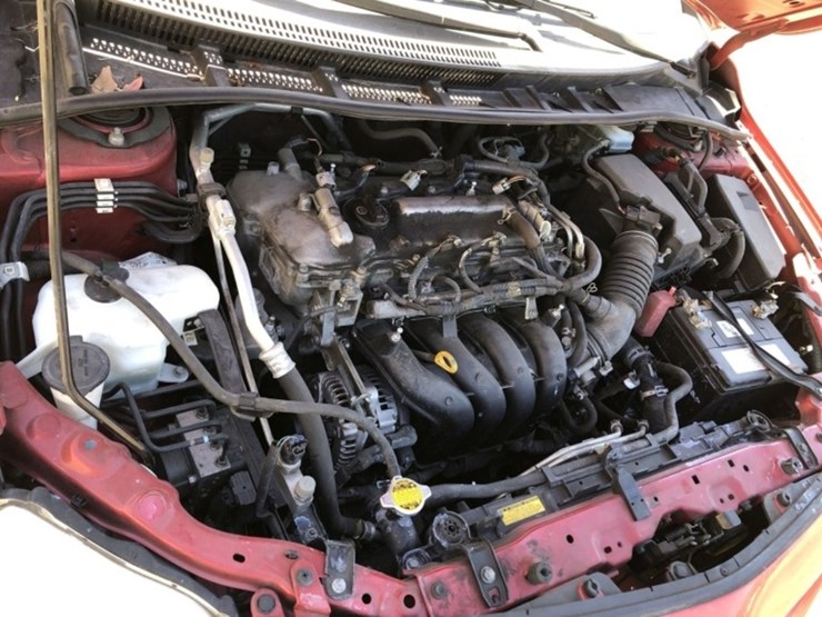 2010-toyota-corolla-le-sedan,-image-5