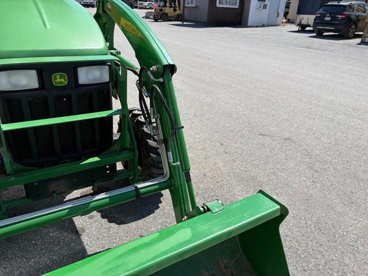 john-deere-3203-image-6