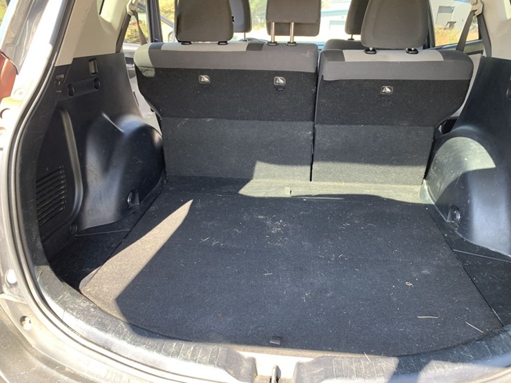 2015-toyota-rav4-image-10