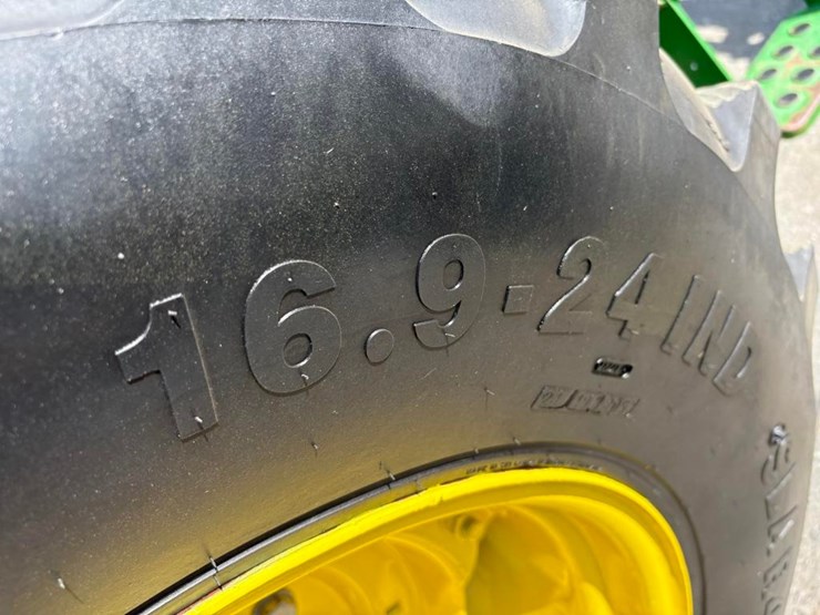 2018-john-deere-5045e-image-11