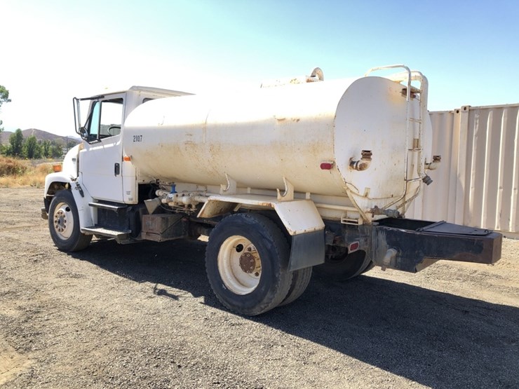 1999-freightliner-fl70-image-4
