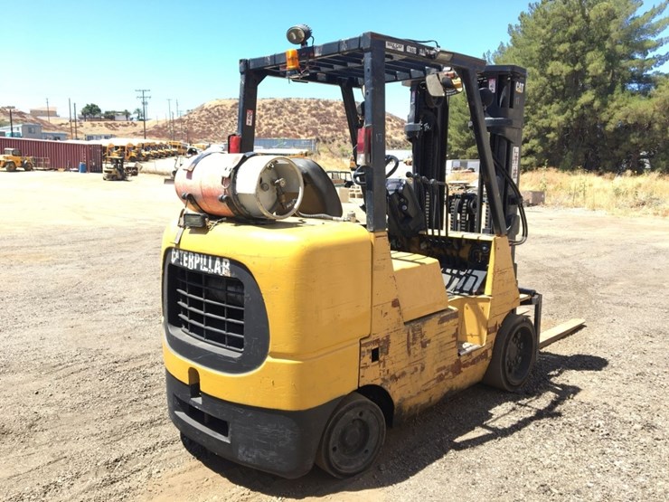 caterpillar-gc40k1-industrial-forklift,-image-3