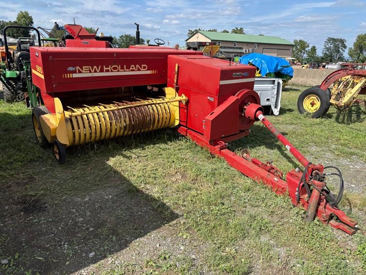 new-holland-565-image-2