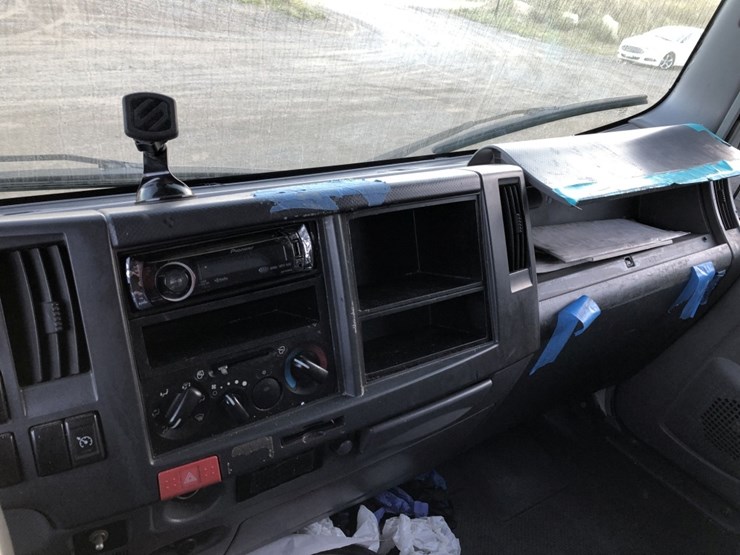 2008-isuzu-npr-hd-image-5