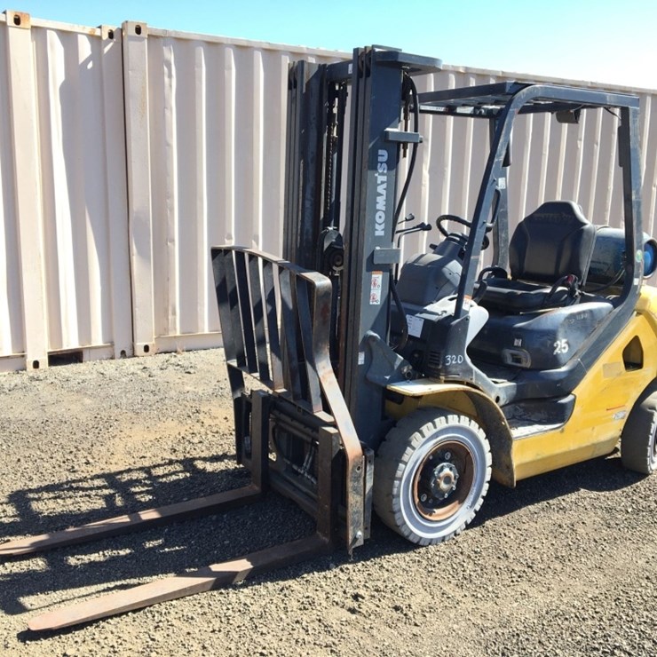 KOMATSU FG25T-16