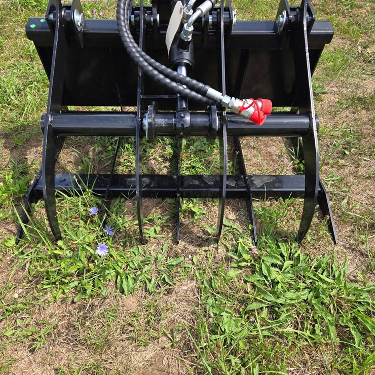 #2057 • mini skid steer grapple