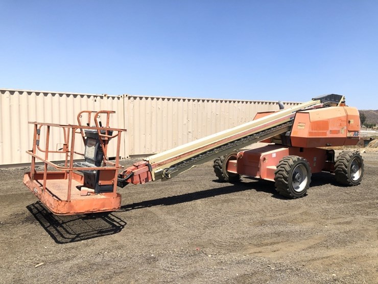 2011-jlg-600s-image-1