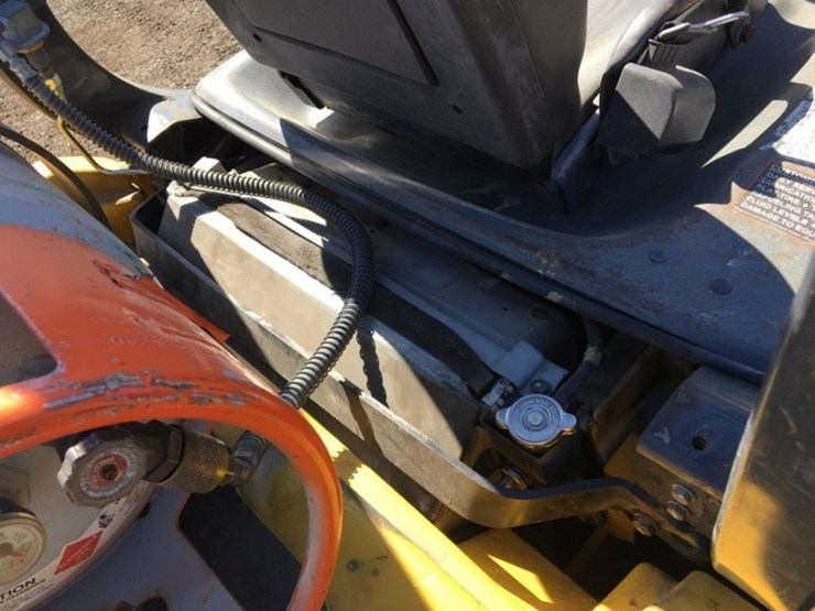komatsu-fg25t-16-image-14
