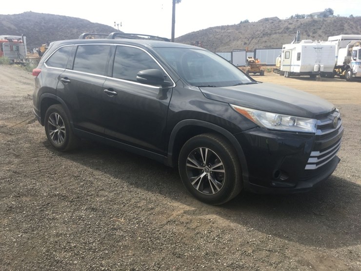 2019-toyota-highlander-image-2