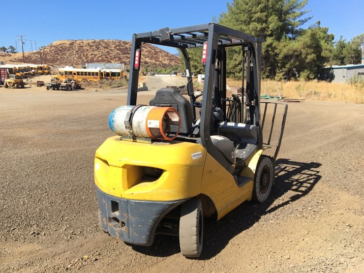 komatsu-fg25t-16-image-3