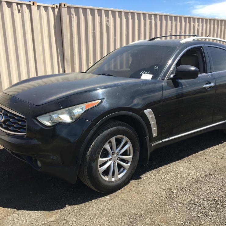 2010 Infinity FX35 SUV,