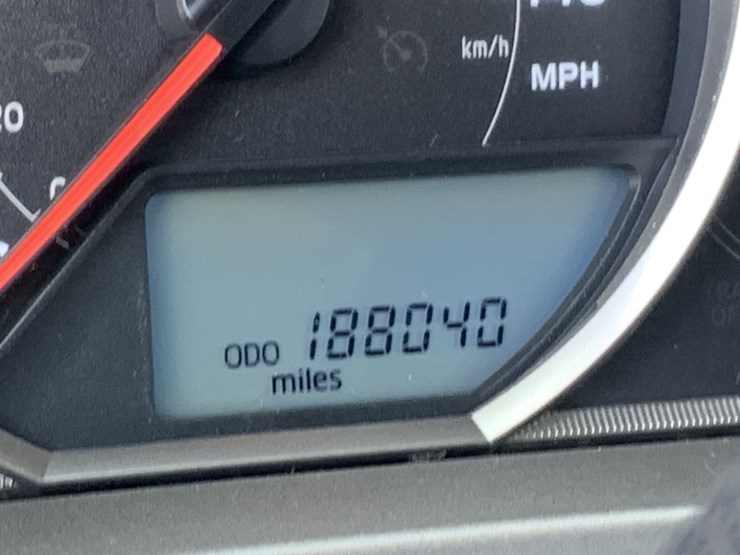 2015-toyota-rav4-image-5