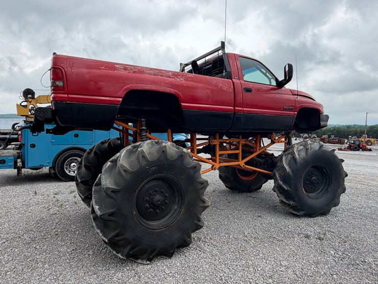 1995-dodge-ram-3500-image-3