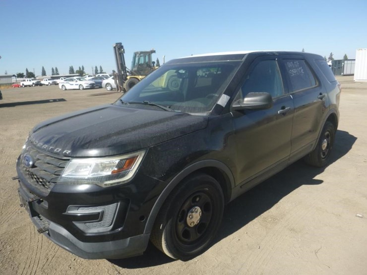 2016-ford-explorer-image-1