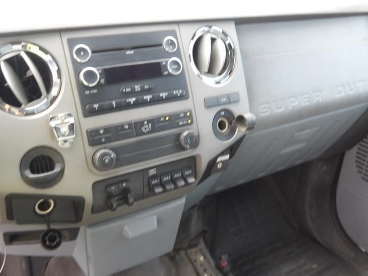 2011-ford-f550-image-23