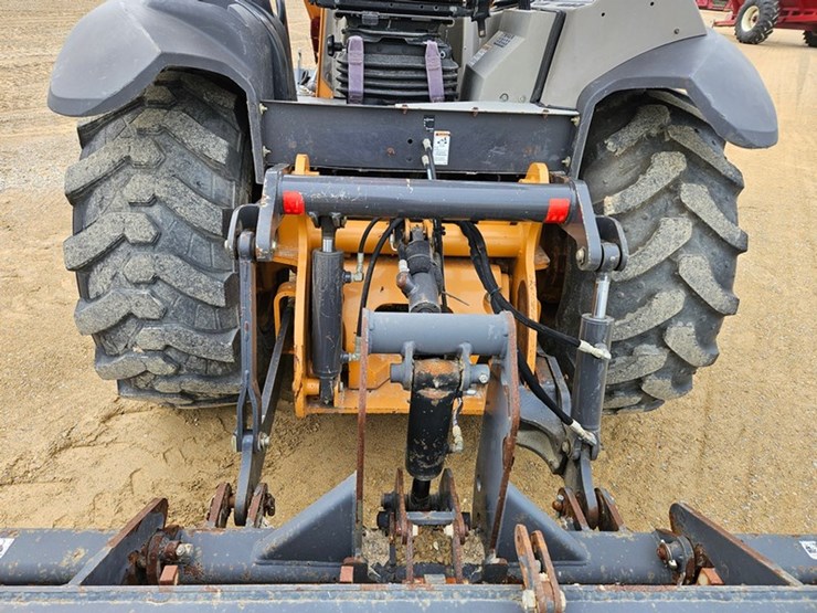 #27-•-case-570d-tractor/loader/scraper-image-23
