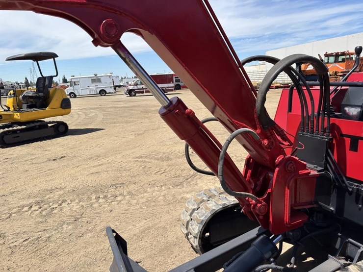 tcm-tb300-hydraulic-excavator-image-15