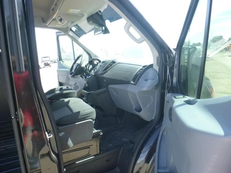 2015-ford-transit-image-6